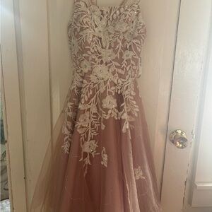 JJs House Dusty Pink Short Dress with Ivory Lace Appliqué